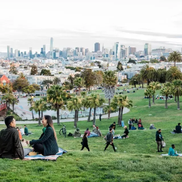 Mission地区のDolores Parkでピクニック